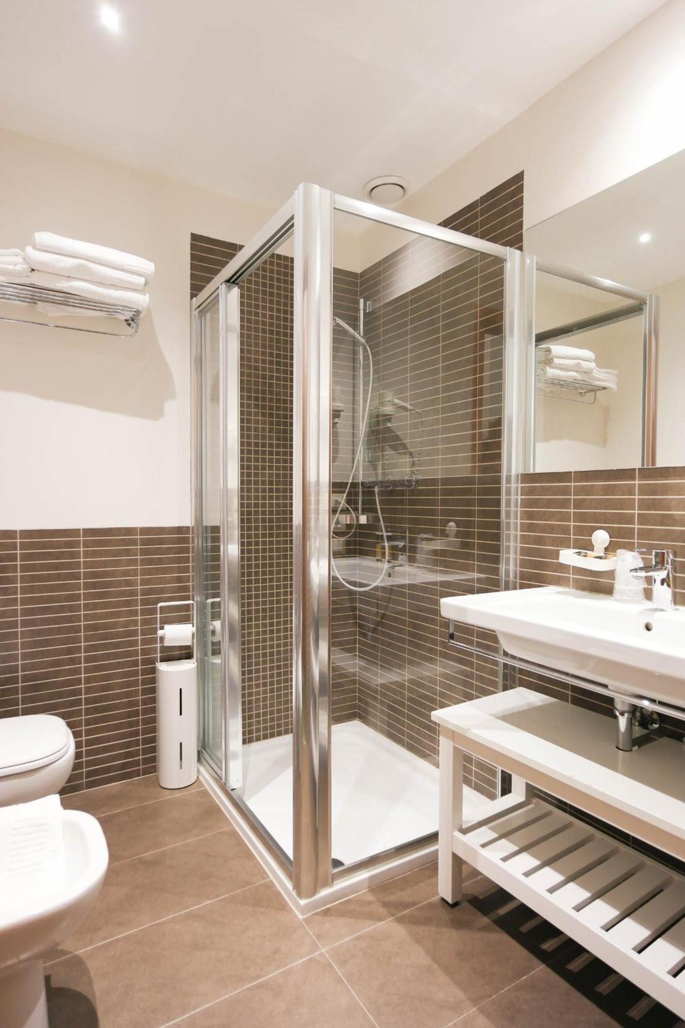 Triple Room,1294918072:JPEG